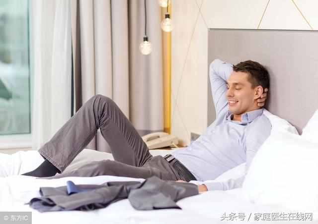 半夜睡覺(jué)出汗是什么原因男人睡覺(jué)出汗是什么原因男人